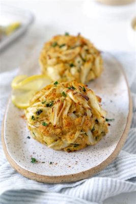  Baltimore Crab Cakes:  An Ocean-Fresh Symphony of Spices and Seafood Delight!