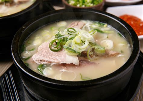  Dwaeji Gukbap! Kokea Tämän Erittäin Mausteisen Ja Täyteläisen Korean Traditionaaliruuan Majoituspaikkaa Busanissa!