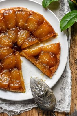  Tarte Tatin: Kokeile Kerrostettua Omenatarttia Karamelloidulla Lisukkeella!